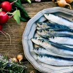 dlaczego-sardynki-i-inne-male-ryby-sa-sekretem-zdrowej-diety.webp.webp